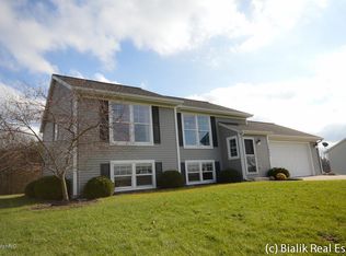 13492 S Park Meadows Ct, Grant, MI 49327