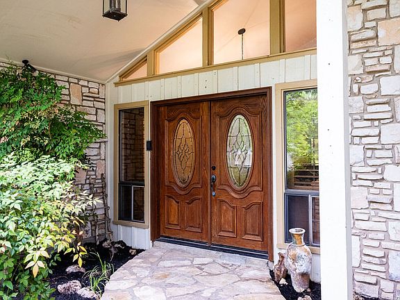 3rd image of 207 SPRING MILL DR