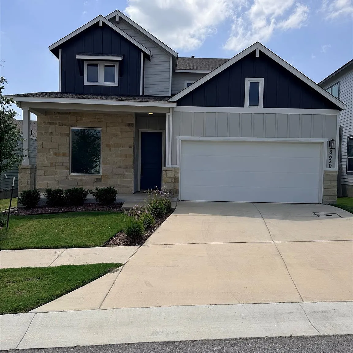 3 bed, 2.5 bath, 1895 sqft, $2,200 — Photo 1