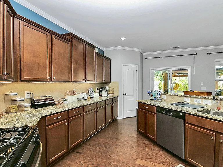 1809 Deer Meadows Dr — Photo 15