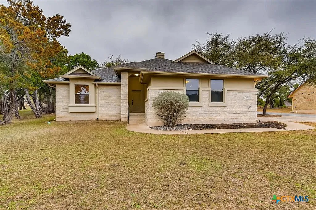 3 bed, 2.0 bath, 1528 sqft, $2,100 — Photo 1