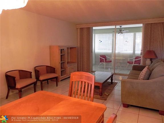 4th image of 1001 NE 14th Ave APT 503