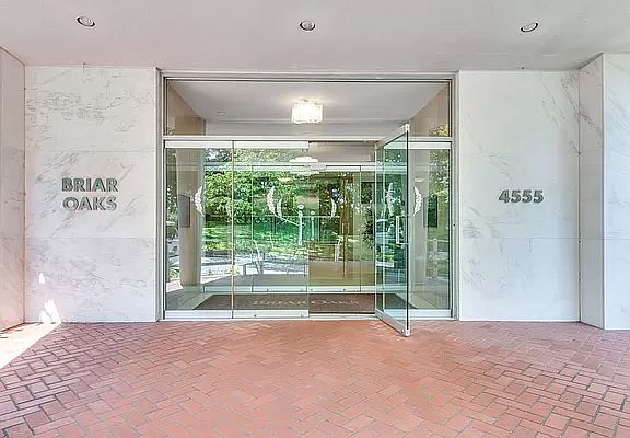 2nd image of 4555 Henry Hudson Pkwy #1006