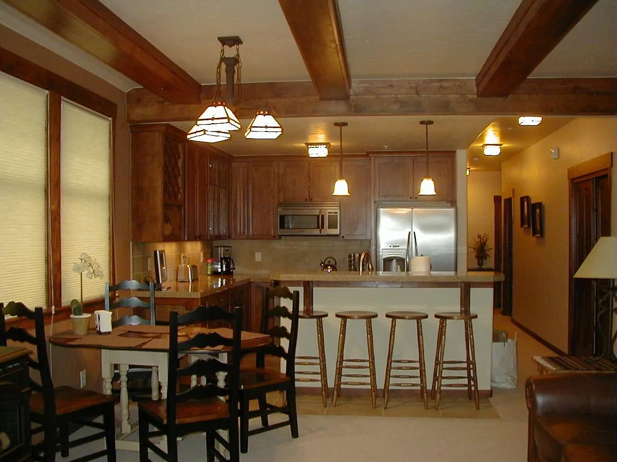 2 bed, 1200 sqft, $3,295 — Photo 4
