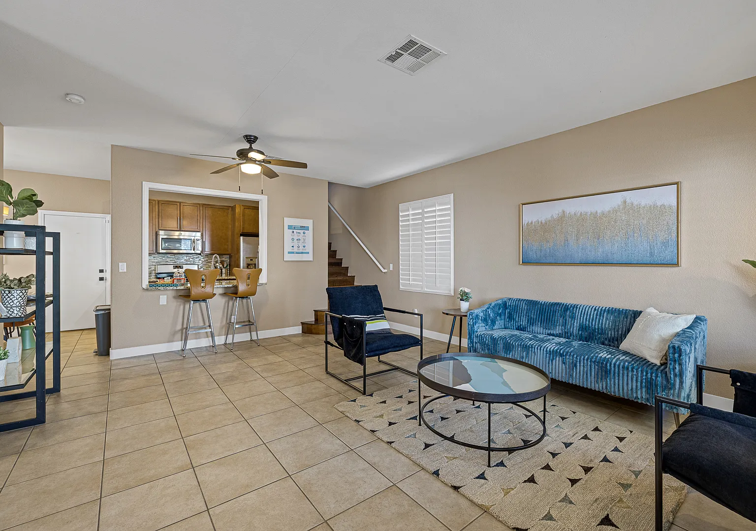 3 bed, 2.5 bath, 1551 sqft, $4,000 — Photo 4