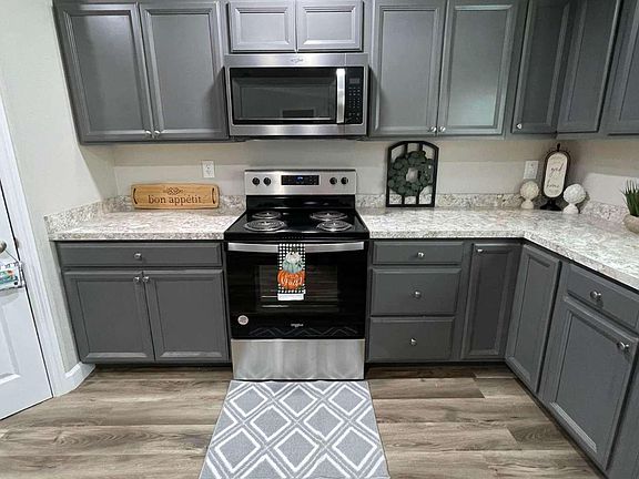 4th image of 263 SE Valerie Ct