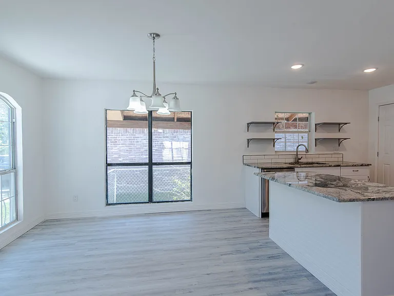 3931 Abilene St — Photo 3