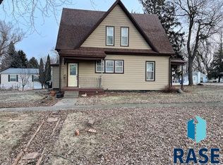 1101 Edgerly St, Larchwood, IA 51241