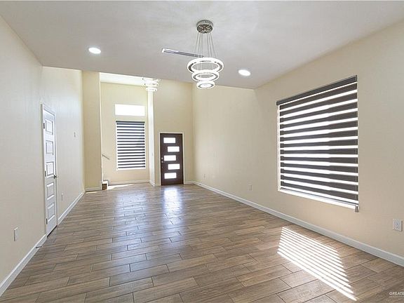 2nd image of 2717 Harmony St