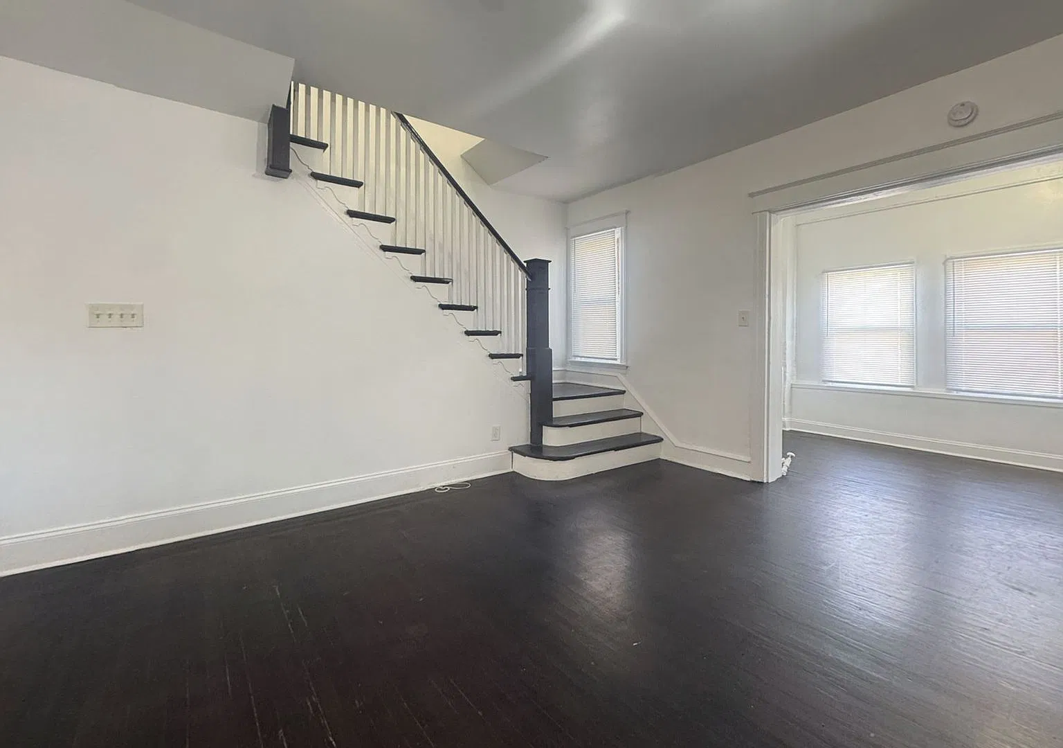 2044 South 68th St, 3 bedrooms, 1 bathroom House for 1,400/Month — Photo 3