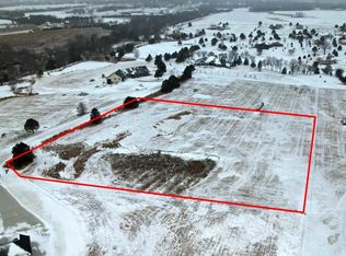 1370 Lakeview Ln, Beatrice, NE 68310