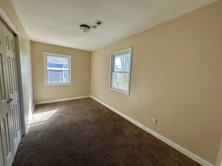 408 Midway St — Photo 7