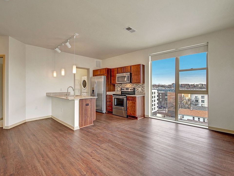 Avenir Livingroom and Kitchen