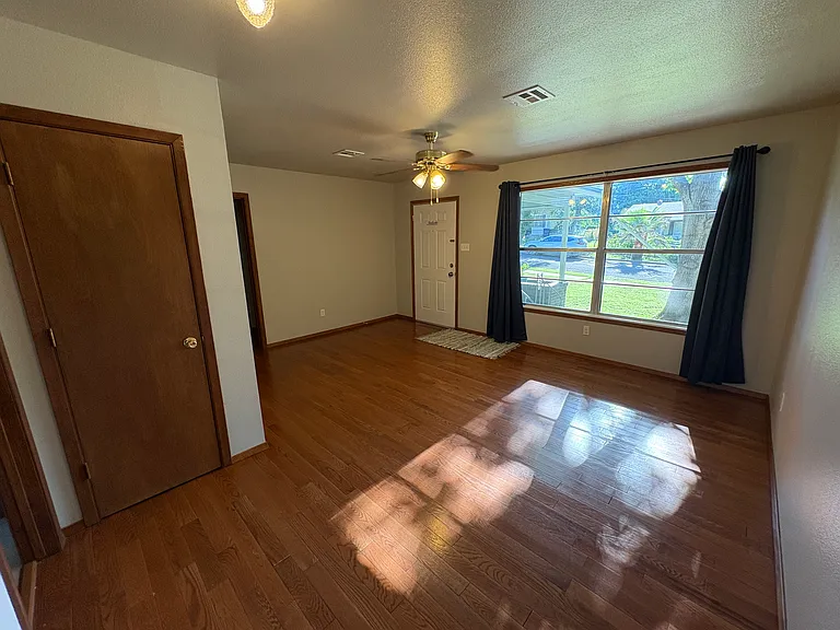 315 Ash St — Photo 5