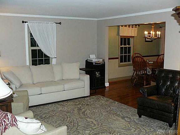3rd image of 508 Walton Dr