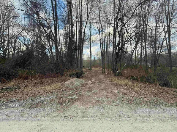 6136 High Rd, Algonac, MI 48001