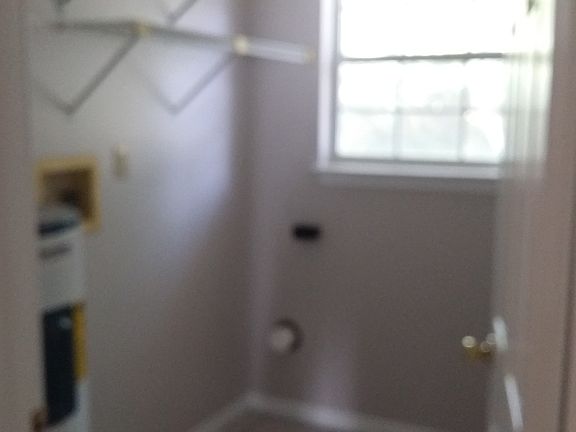 5th image of 624 Emerald Ln
