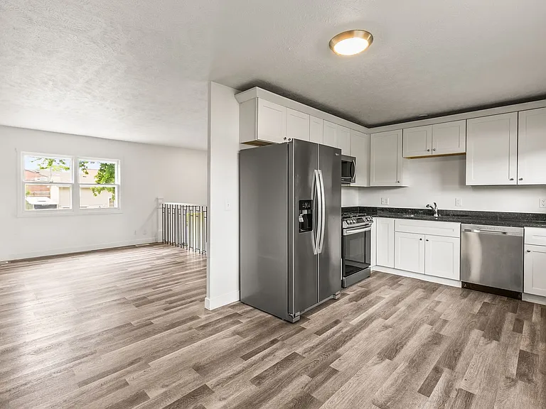 7209 S 78th St — Photo 12
