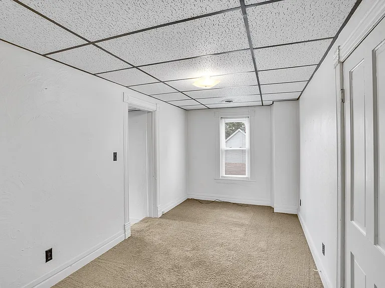 122 1st St #2 — Photo 12