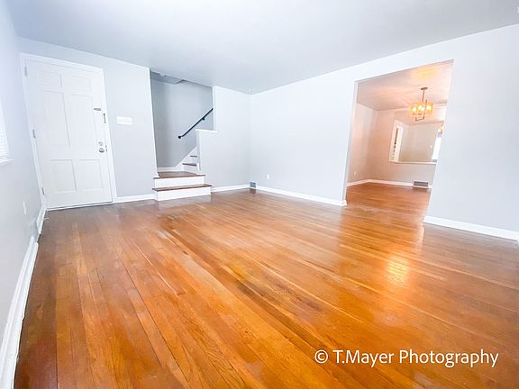 2nd image of 1733-1735 Helen Dr