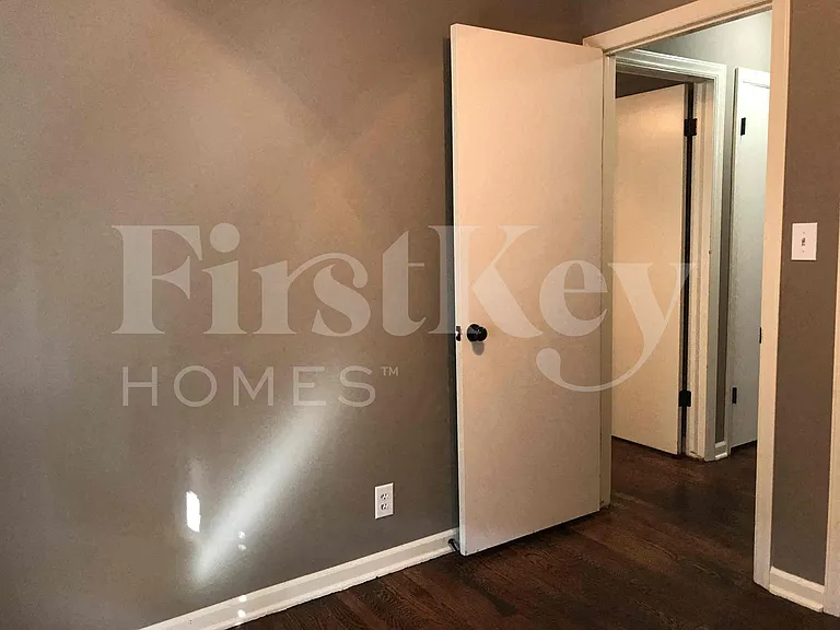 7200 NW 75th St — Photo 8