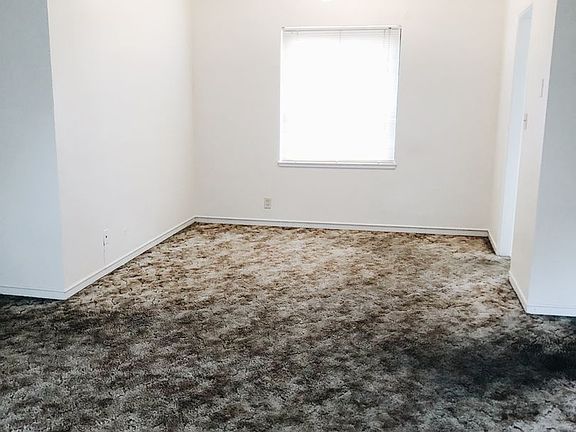3rd image of 2006-2112 SE Pine St #4