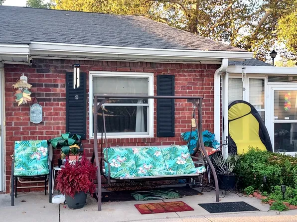 2883 Two Worlds Dr, Columbus, IN 47201