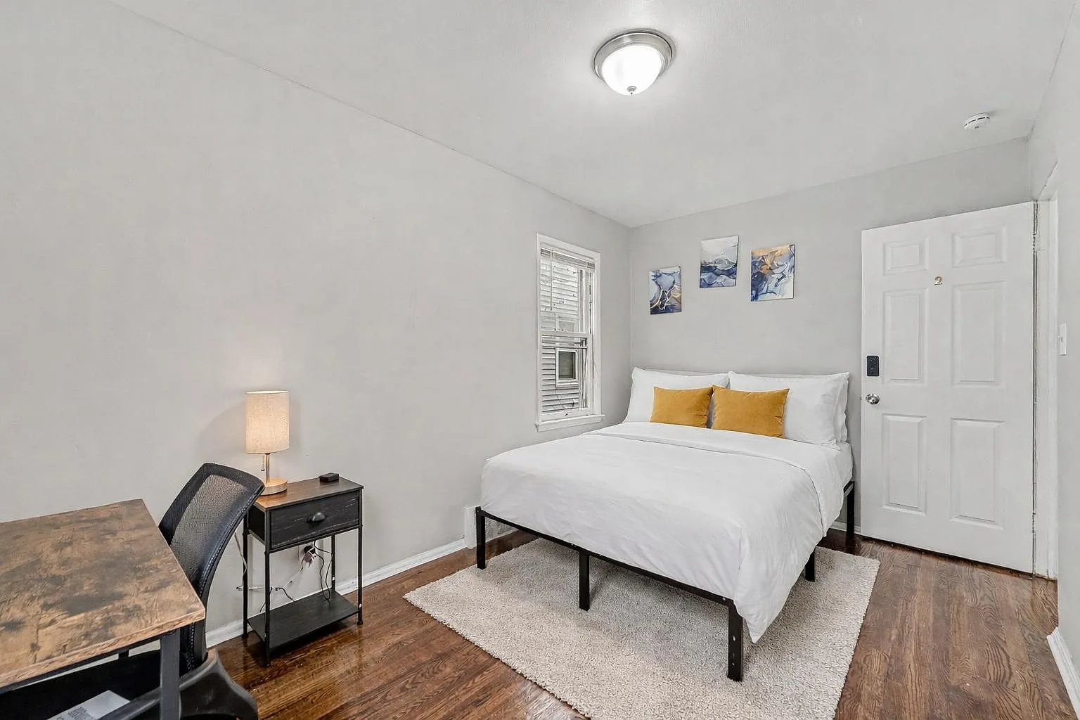 4 bed, 1.5 bath, 792 sqft, $776 — Photo 1