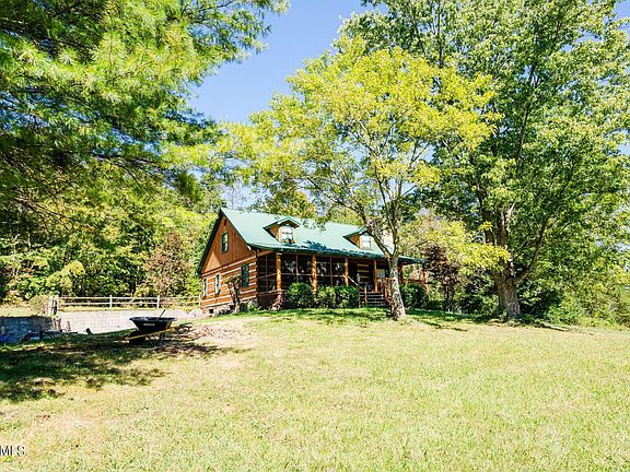 2nd image of 2583 Robertson Rd