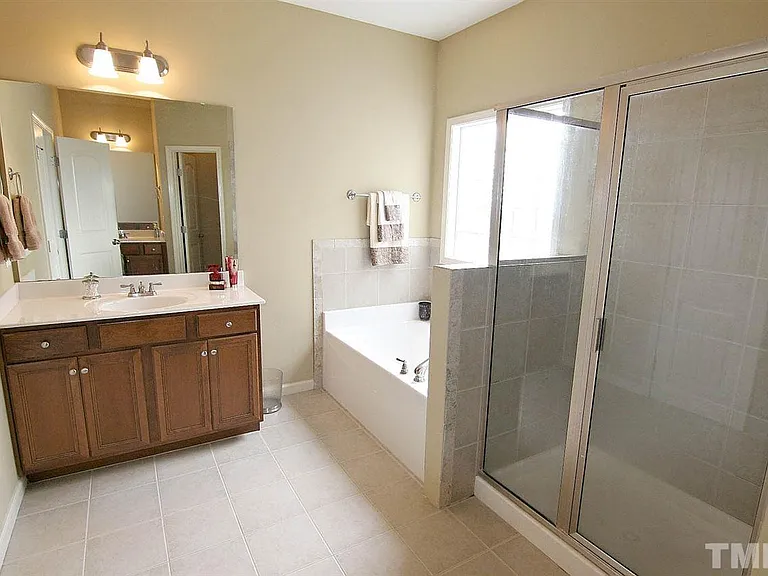 737 Keystone Park Dr — Photo 12