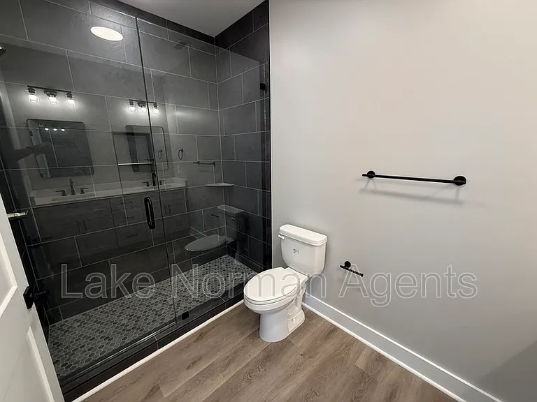 525 Dellwood Dr #A — Photo 11