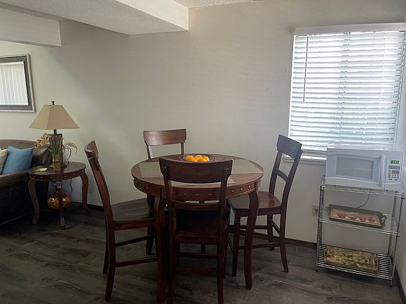 3rd image of 2101 Poplar Dr Unit 82