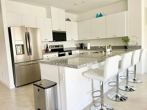 4th image of 6162 Garden Oasis St