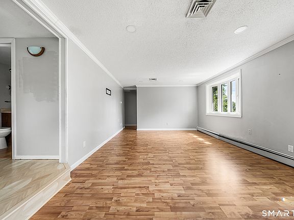 4th image of 299 South Road