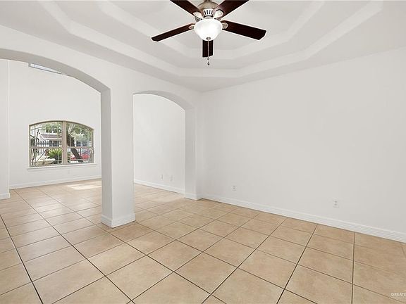 5th image of 2227 Llano Molano Ln