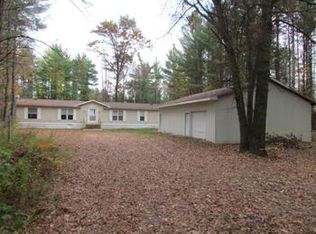 879 W Blakely Rd, Sanford, MI 48657