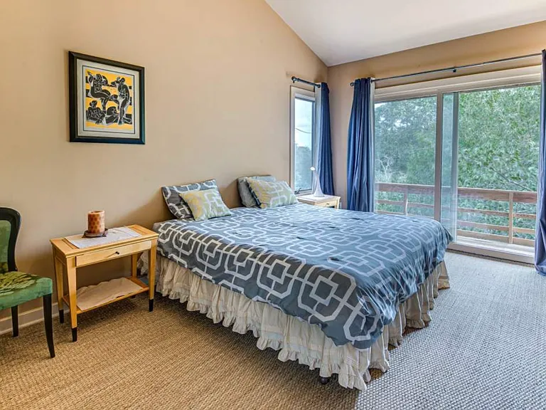 37 Gardiners Bay Dr — Photo 10