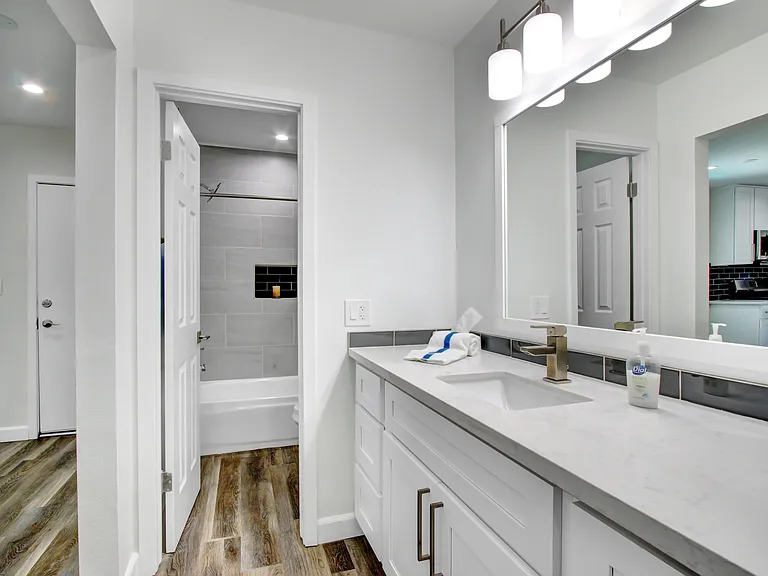 6828 Kester Ave #115 — Photo 5