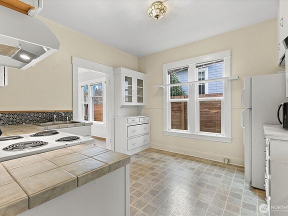 5th image of 7361 17th Avenue NW