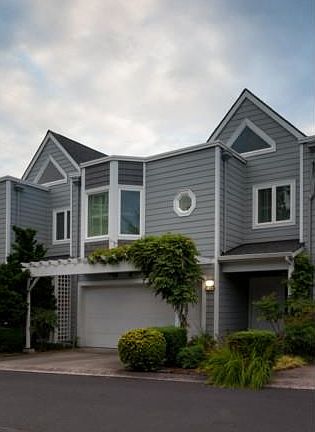 5th image of 1423 SE Columbia Way