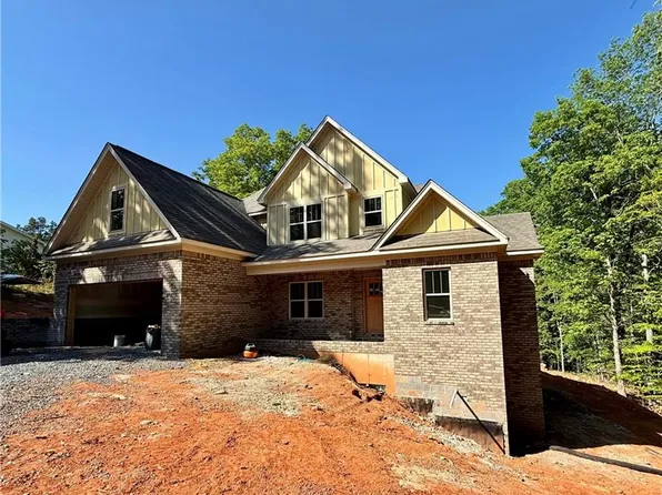 1050 E Chamberlin Dr, Asheboro, NC 27205