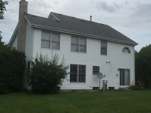 4th image of 1335 Saint Claire Pl