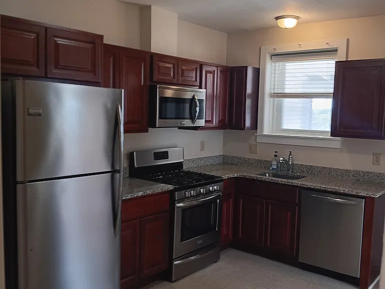 316 E State St #C — Photo 2