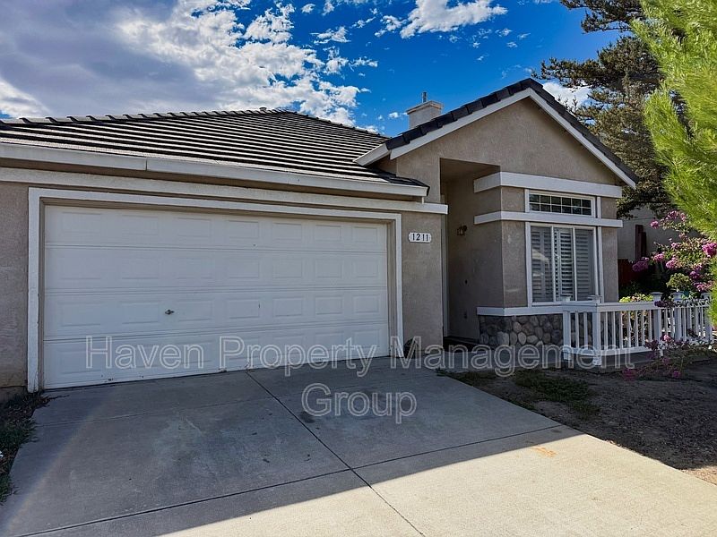 1st image of 1211 Fruitwood Way