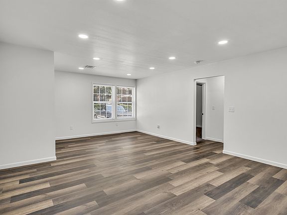 2nd image of 321 W South Ave #17236437