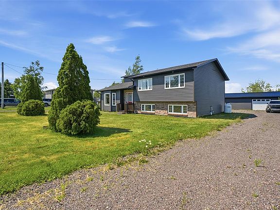3rd image of 7 Clearview Drive