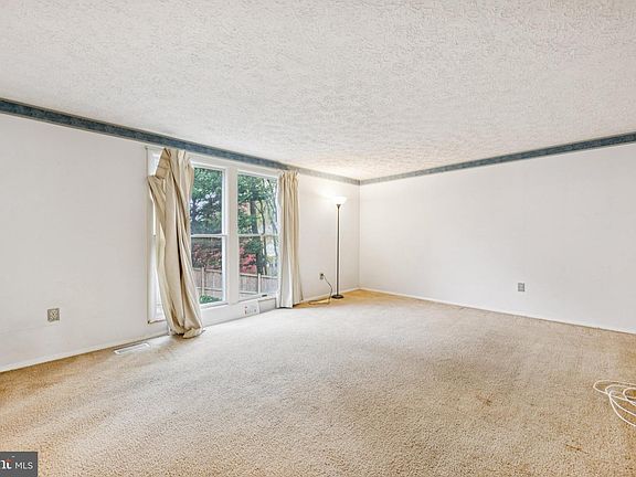 4th image of 8551 Calypso Ln