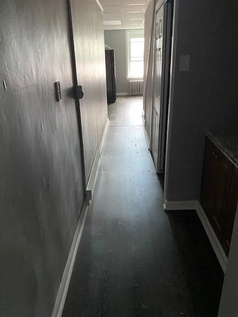 301 Morris Ave — Photo 4