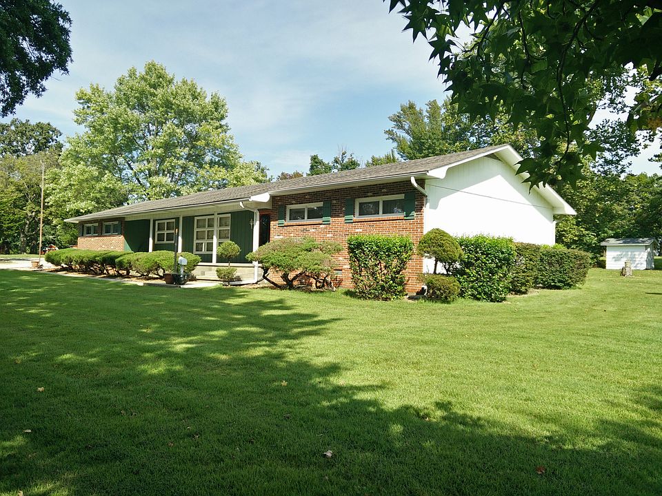 810 N Main St, Yates Center, KS 66783 Zillow