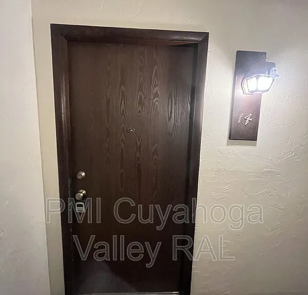 1500 W Market St #14 — Photo 2